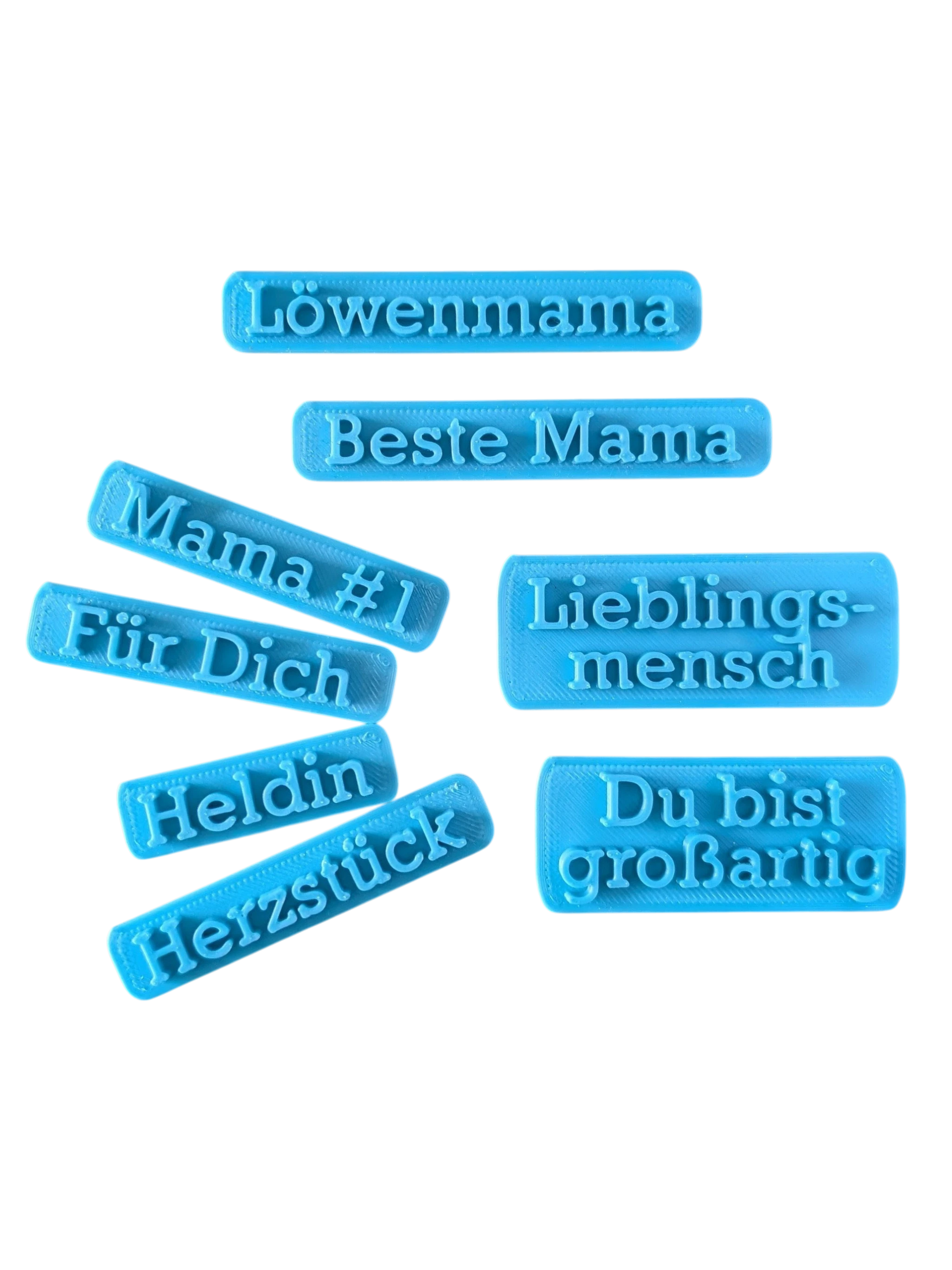 Keramikstempel von MinseArt mit verschiedenen Schriftzügen wie „Löwenmama“, „Lieblingsmensch“ und „Herzstück“. Detailreiches Töpferwerkzeug für präzise Konturen in Ton, ideal als Töpfer-Idee für handgefertigte Geschenke und dein nächstes Projekt.