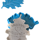 Türkisfarbenes Set aus Ausstecher und Prägestempel in Eichenblatt-Form für Keramik. Töpferwerkzeug zum einfachen Ausschneiden und Bestempeln von Ton.