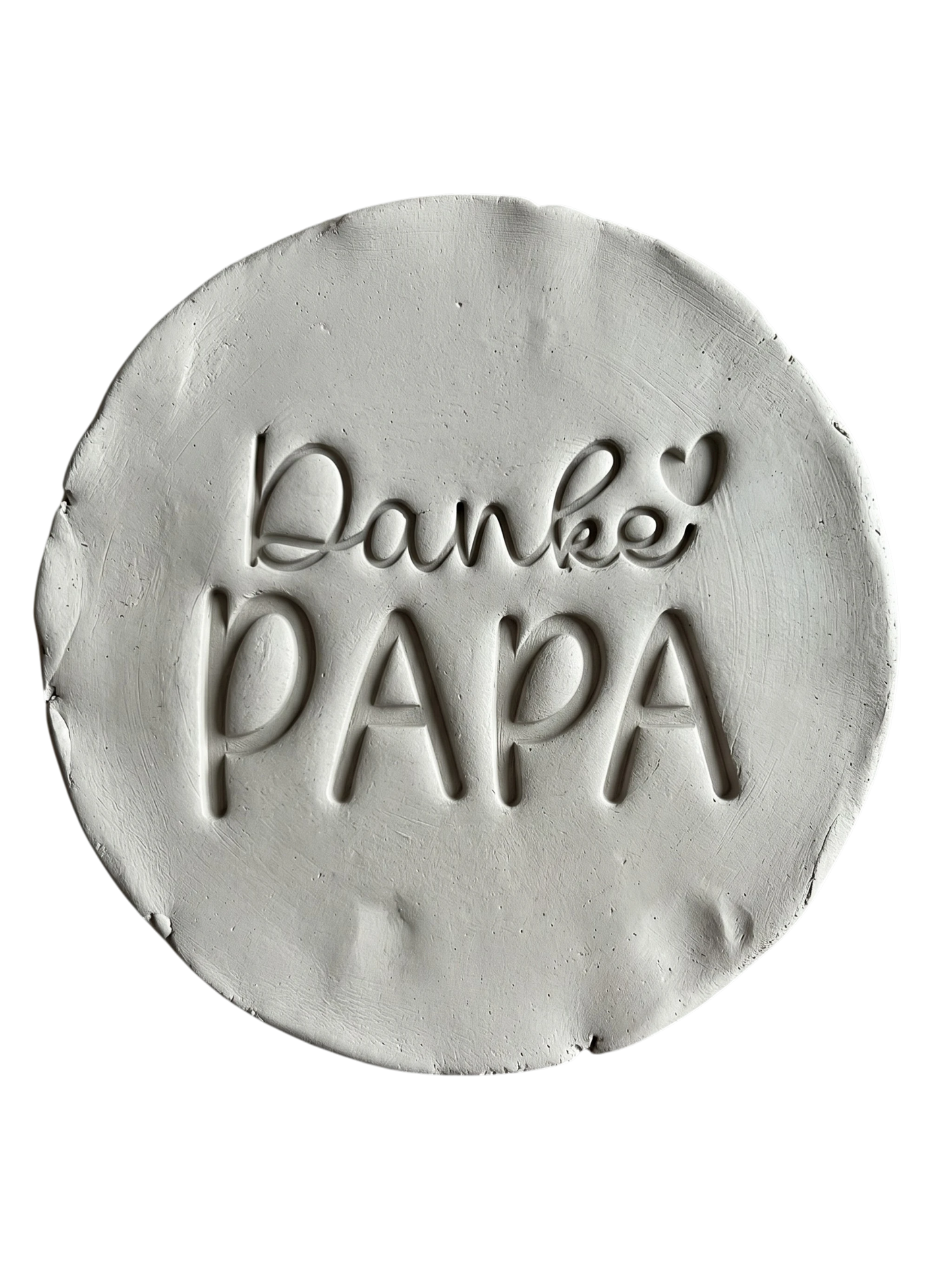 Detailreicher Stempelabdruck „Danke PAPA“ mit Herz in weißem Ton. Hochwertiger Keramikstempel von MinseArt für präzise Konturen – die perfekte Töpfer-Idee für handgefertigte Geschenke zum Vatertag und dein nächstes Projekt.