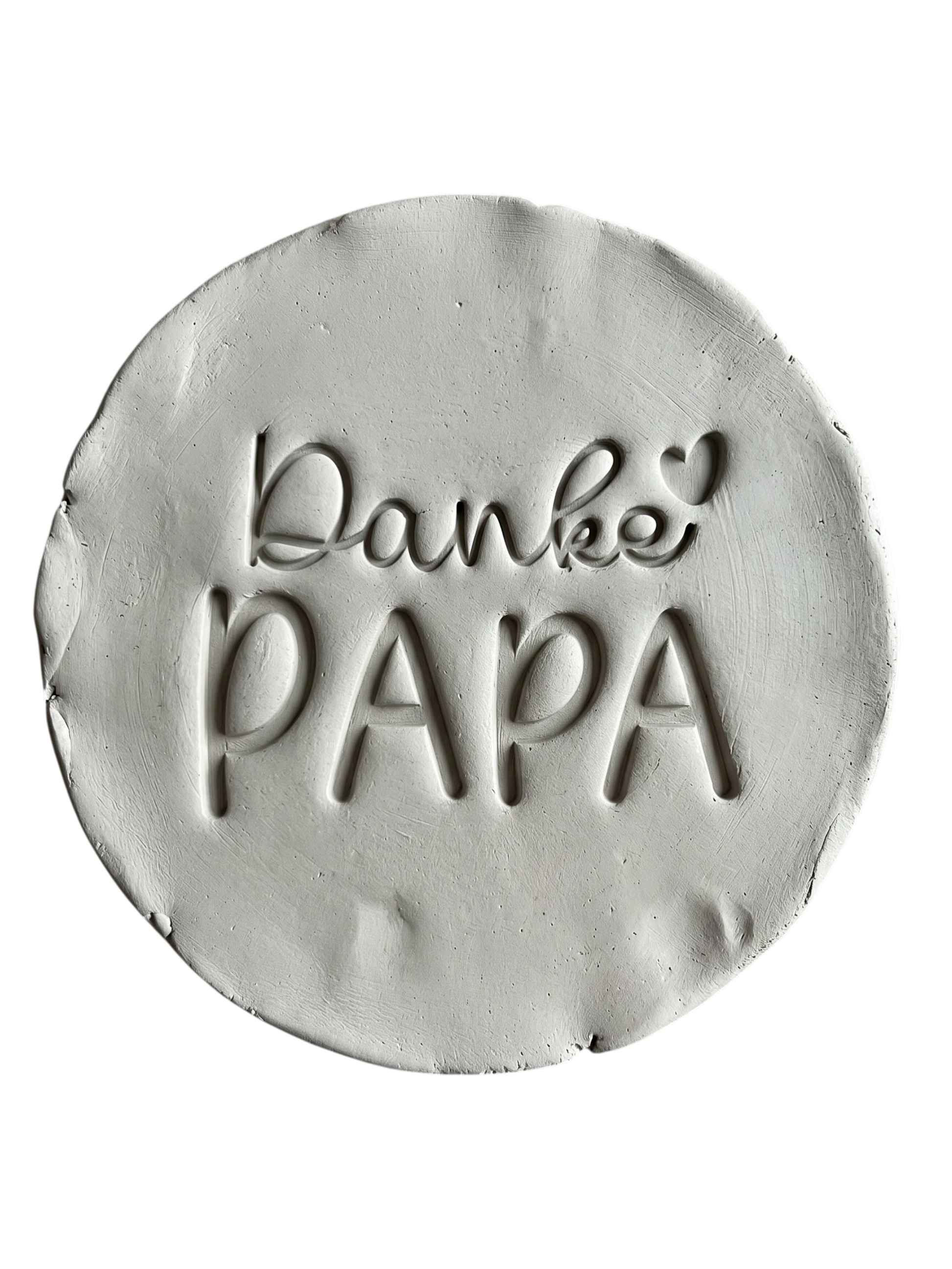 Detailreicher Stempelabdruck „Danke PAPA“ mit Herz in weißem Ton. Hochwertiger Keramikstempel von MinseArt für präzise Konturen – die perfekte Töpfer-Idee für handgefertigte Geschenke zum Vatertag und dein nächstes Projekt.