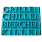 Türkisfarbener Keramikstempel für Ton mit dem lustigen Schriftzug 'Grillen Chillen Bierchen Killen'. Hochwertiges Töpferwerkzeug mit klaren Druckbuchstaben für witzige Keramikprojekte.