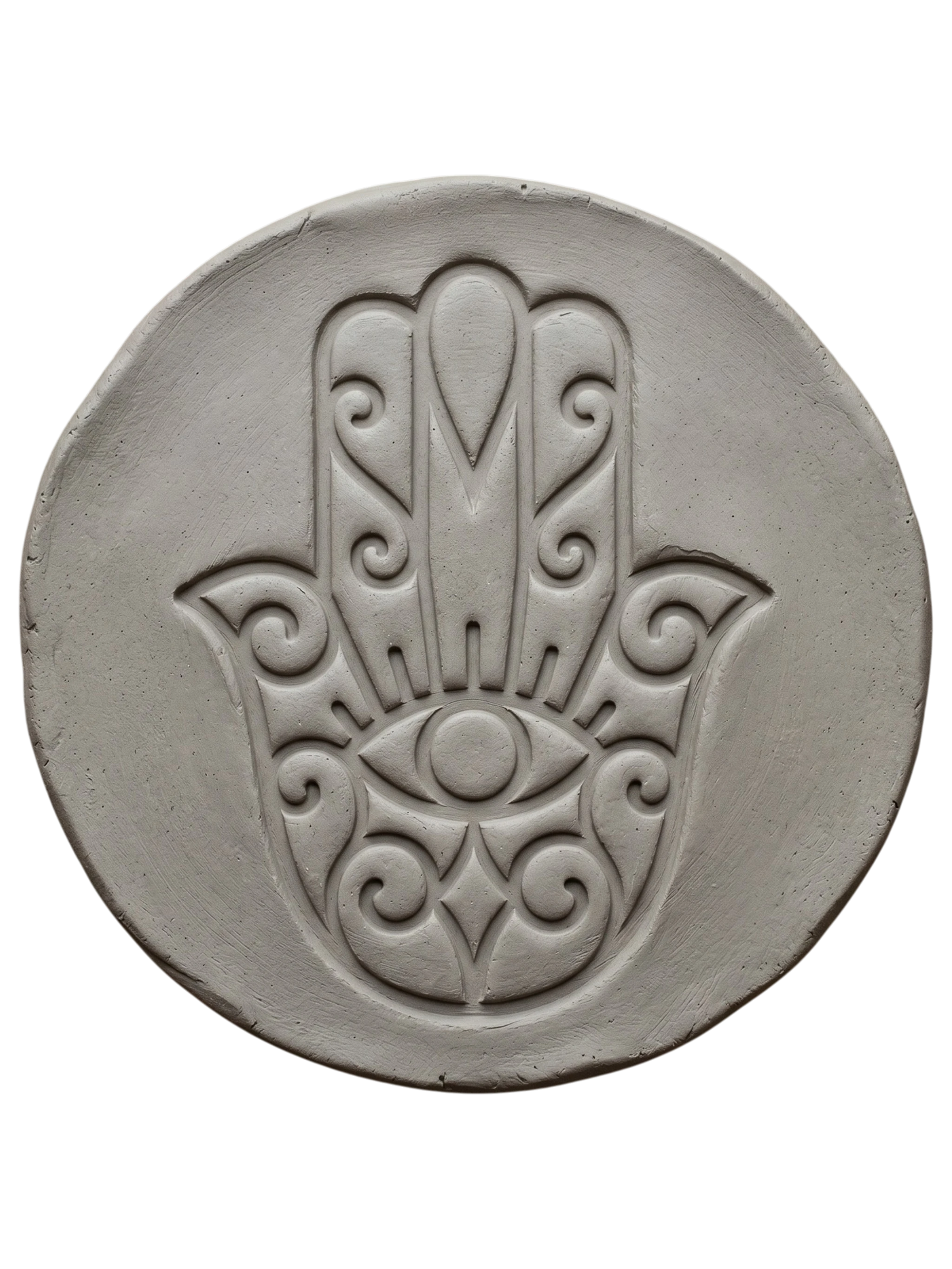 Präziser Abdruck der Hand der Fatima in einer runden Tonplatte. Das Relief zeigt das Auge und die feinen Ornamente des MinseArt Stempels.