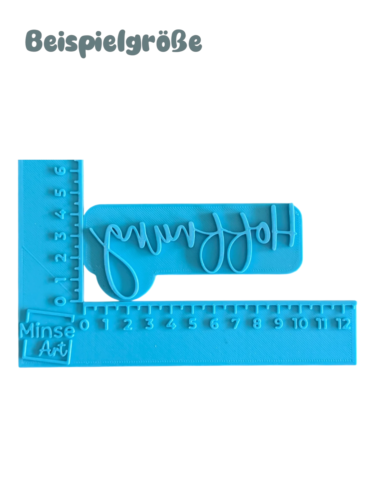 Blauer Keramikstempel mit dem Schriftzug Hoffnung im blauen Winkel-Messinstrument (in cm) zur genauen Längenbestimmung.