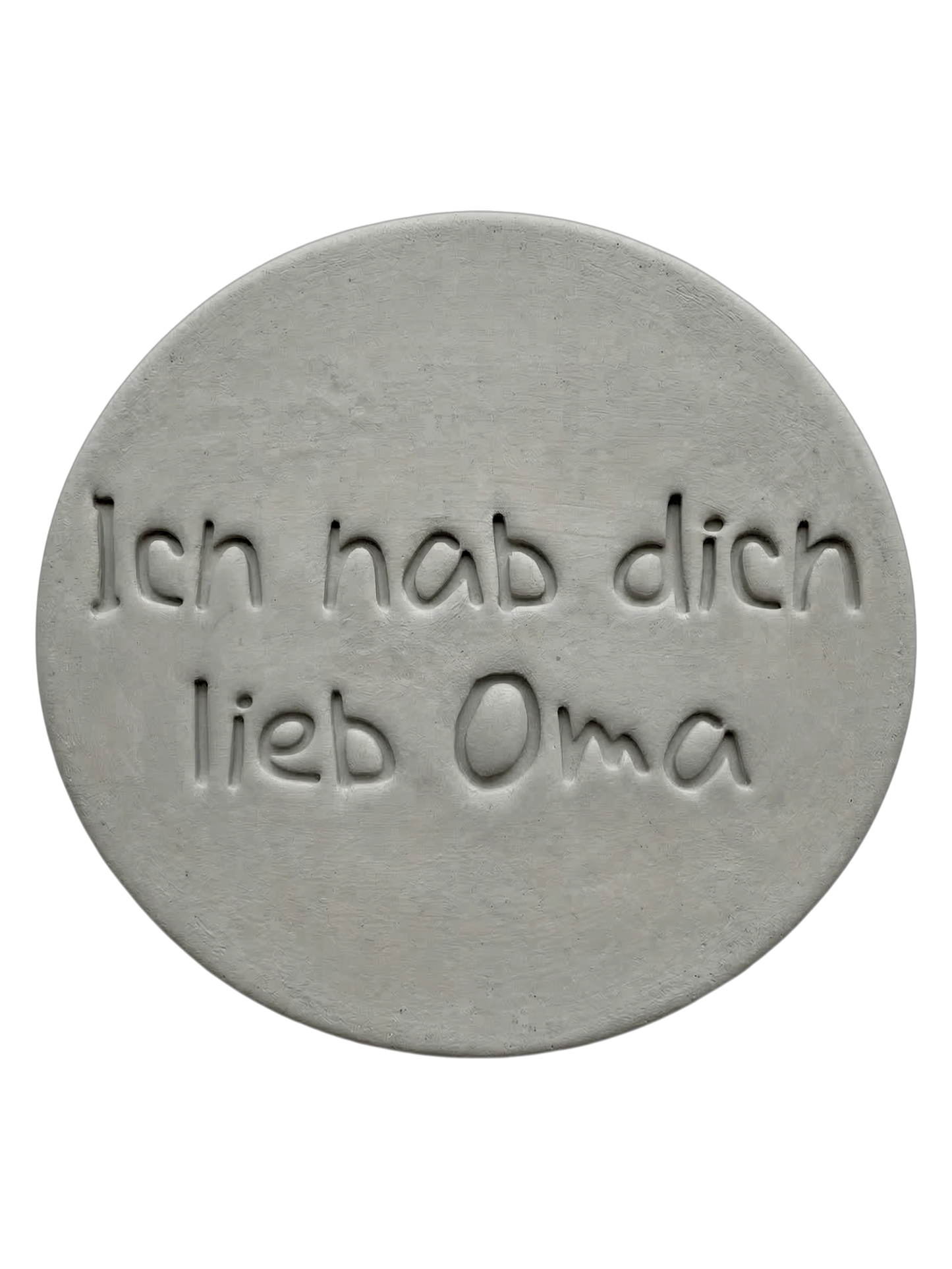 Sauberer Abdruck im Ton mit dem Schriftzug 'Ich hab dich lieb Oma'. Hochwertiger Keramikstempel für persönliche Geschenke von Enkelkindern zum Geburtstag, zu Weihnachten oder als liebevolle Überraschung.