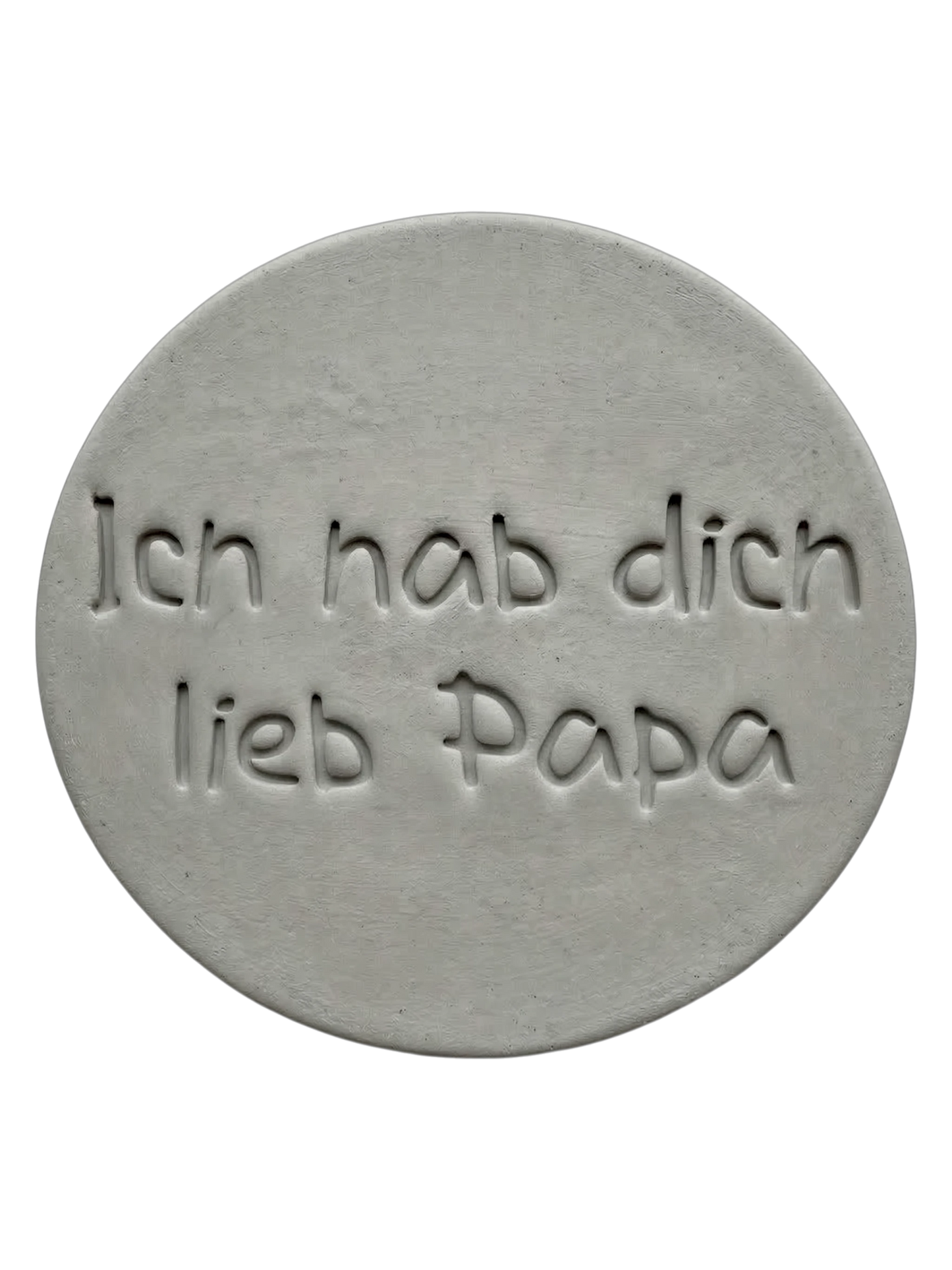 Sauberer Abdruck im Ton mit dem Schriftzug 'Ich hab dich lieb Papa'. Hochwertiger Keramikstempel für persönliche Geschenke zum Vatertag oder Geburtstag.
