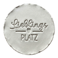 Präziser Abdruck im hellen Ton mit dem Schriftzug 'Lieblingsplatz' und Herz-Detail. Kreative Töpfer-Idee für Türschilder, Garten-Deko oder Wandteller.