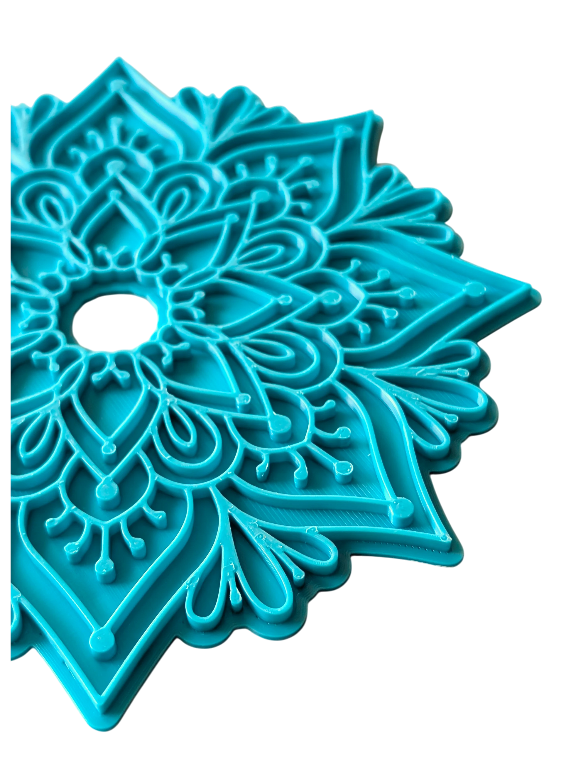 Schrägansicht des Keramikstempels Mandala Nalini. Ein hochwertiges Töpferwerkzeug von MinseArt für präzise, großflächige Musterprägungen beim Töpfern.