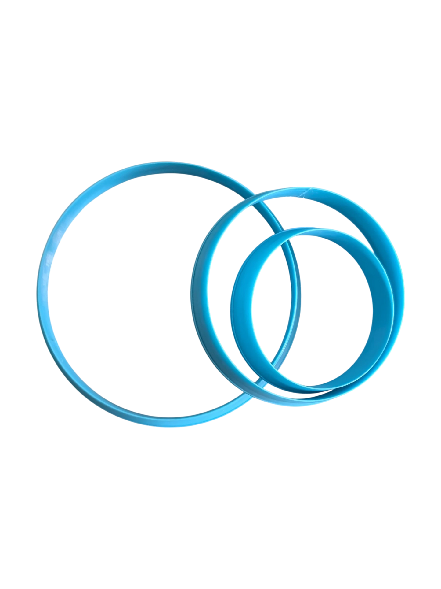 Die runden Kreis-Ausstechformen nebeneinander abgebildet. Ein unverzichtbares Töpferwerkzeug für passgenaue Untersetzer, Teller und als Basis für Stempel-Motive.