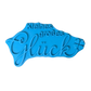 Draufsicht auf den Prägestempel für Ton mit dem Spruch 'Kleines großes Glück'. Ein detailreicher Textstempel für liebevolle Baby-Keramik, Geburtsgeschenke und Kinderzimmer-Deko.