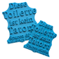 Zwei türkisfarbene Keramikstempel in verschiedenen Größen mit dem humorvollen Spruch 'Diese Toilette ist kein Tatort!'. Ein detailreicher Tonstempel für lustige Badezimmer-Deko und Töpfer-Projekte.