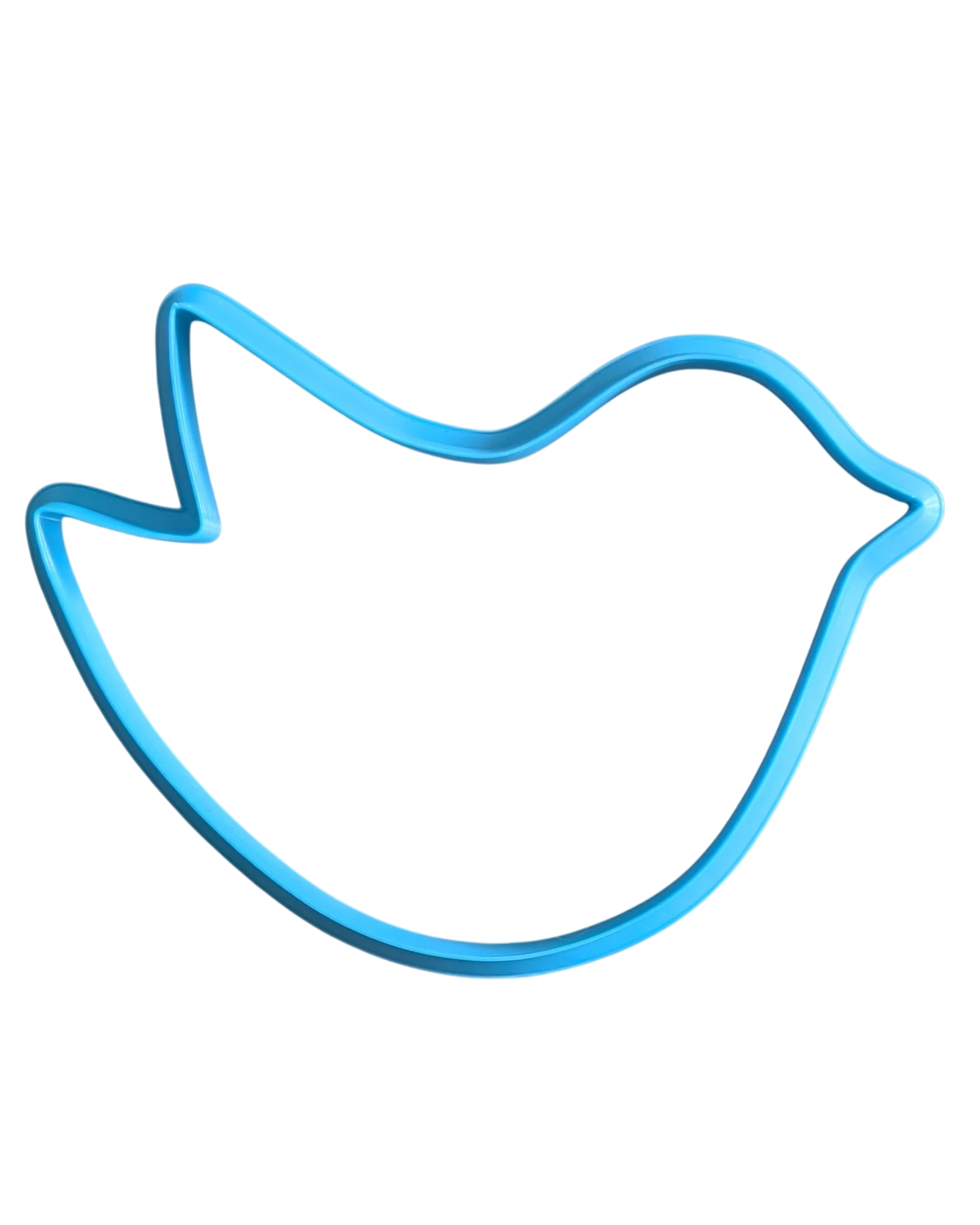 Nahaufnahme einer blauen Vogel-Ausstechform für Ton. Das Töpferwerkzeug zeigt eine feine Schnittkante für den Ton und eine breite, stabile Oberseite zum bequemen Ausstechen.