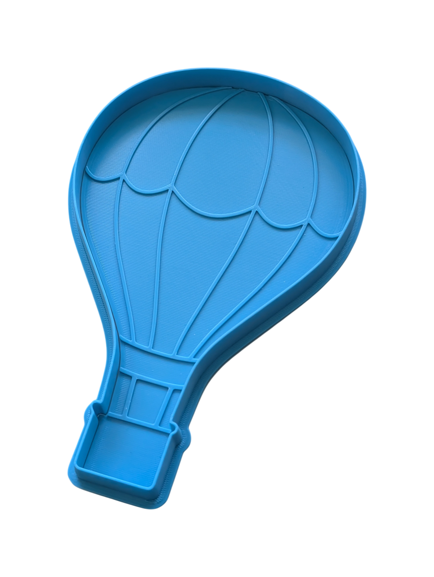 Das zweiteilige Töpfer-Set Heißluftballon. Die Prägeplatte und der Rand-Ausstecher sind exakt aufeinander abgestimmt für perfekte und saubere Ergebnisse beim Töpfern.