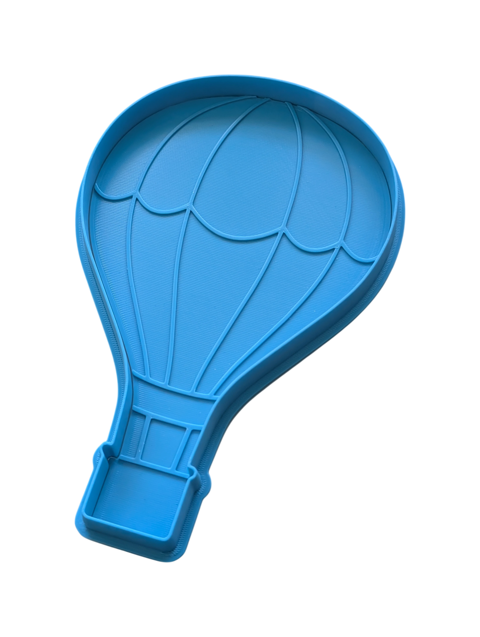 Das zweiteilige Töpfer-Set Heißluftballon. Die Prägeplatte und der Rand-Ausstecher sind exakt aufeinander abgestimmt für perfekte und saubere Ergebnisse beim Töpfern.