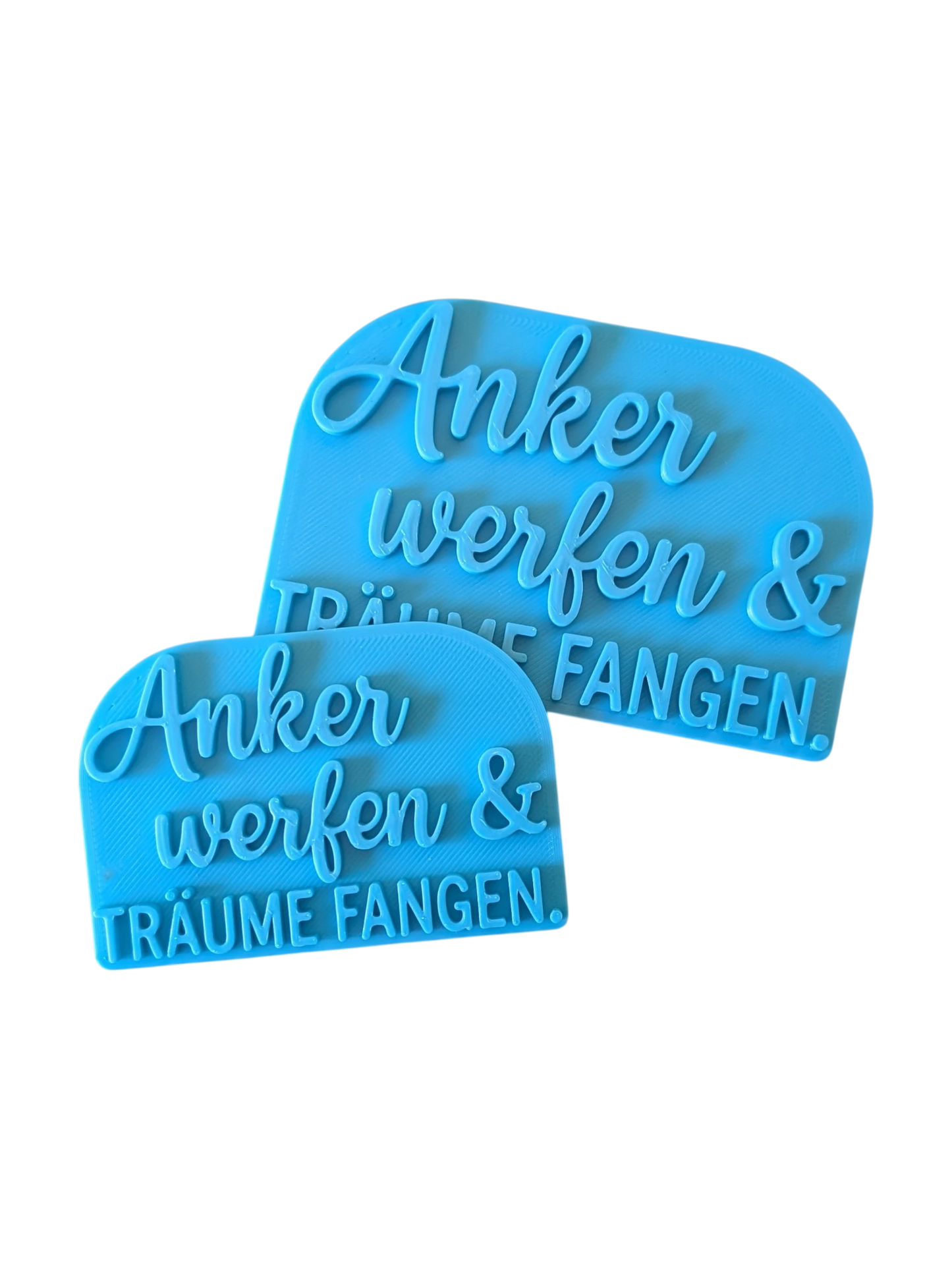 Ansicht der Tonstempel mit maritimer Schrift. Das hochwertige Töpferwerkzeug besticht durch präzise Konturen für absolut saubere Abdrücke in Modelliermasse.